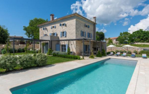 Villa Pi with Heated Pool